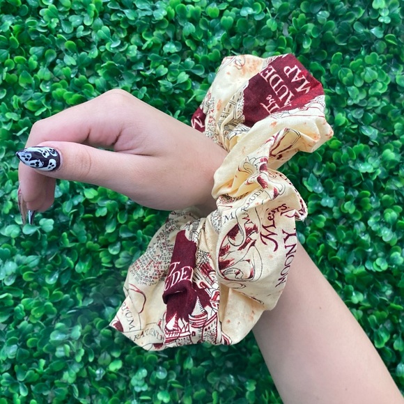 Marauder’s Map Scrunchie - Picture 2 of 3